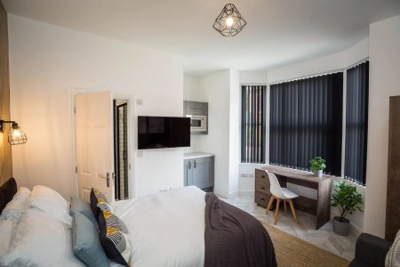 To Rent Bouverie Street, **Available From August 2025 - 6 Bedrooms**, Chester, CH1 - Photo 3