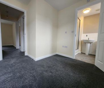 3 bedroom detached house to rent - Photo 2