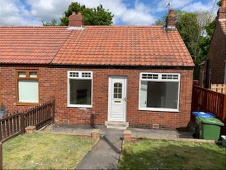 2 bedroom semi-detached bungalow to rent - Photo 5