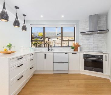 3 bedroom family home in Raumati Beach - Photo 6