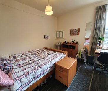 8 Bed Student Accommodation - Photo 5