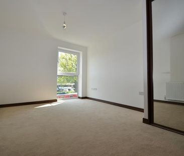 2 bedroom apartment - Photo 2