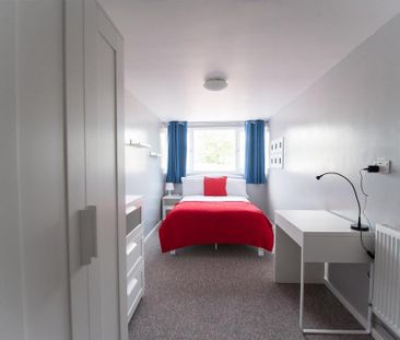 1 bedroom in a house share to rent - Photo 2