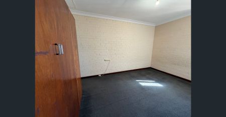 Low Maintenance Apartment in Amazing Location - Photo 3