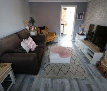 2 bedroom terraced house to rent - Photo 3