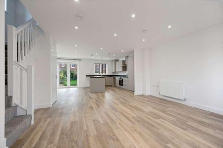 Charles Dyer Close, Melton Mowbray, LE13 - Photo 2