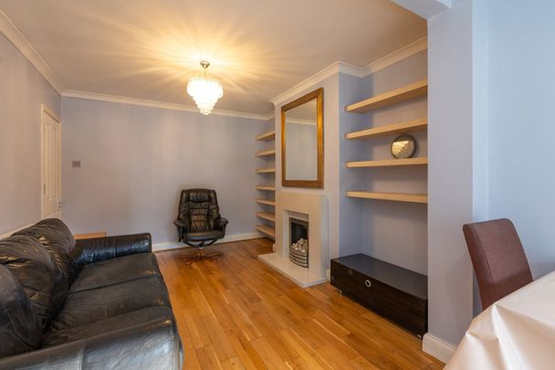 5 Bed Semi-Detached House, Pymmes Green Road, N11 - Photo 1