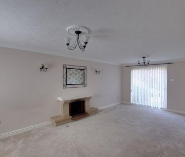 4 bedroom detached house to rent - Photo 2