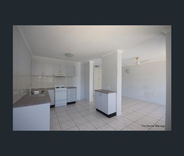 12/6 Hale Street, North Ward, Qld 4810 - Photo 4