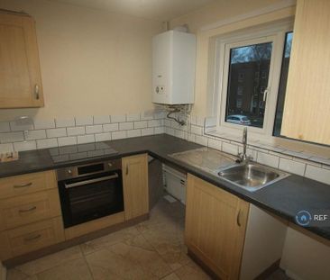 2 bedroom maisonette to rent - Photo 4