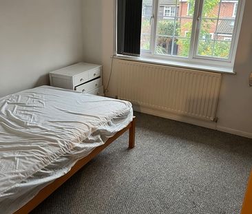 2 Bed Terraced House, Bluecoat Close, NG1 - Photo 6