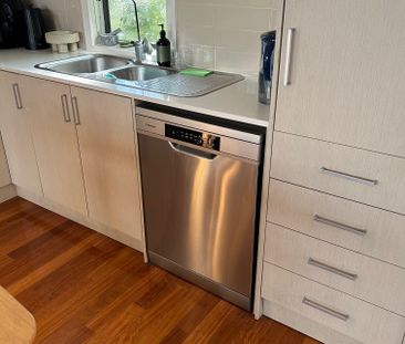 2/227 Albion Street, Brunswick, VIC 3056 - Photo 3