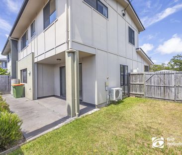 FOUR BEDROOM TOWNHOUSE IN THE HEART OF CLEVELAND - Photo 1