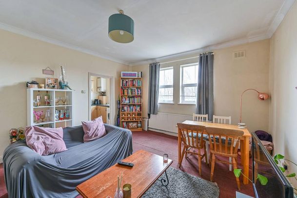 3 bedroom flat to rent - Photo 1