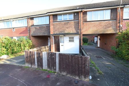 2 bedroom maisonette to rent - Photo 2