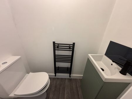 3 Bed Terraced House, Stoughton Street South, LE2 - Photo 5