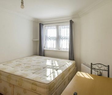 Beaumont Crescent - Photo 5
