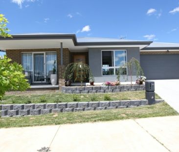 Neat Four Bedroom Ensuite Home - Photo 6