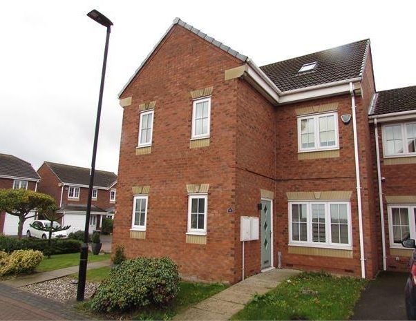 3 bedroom semi-detached house to rent - Photo 1