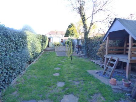 3 bedroom end of terrace house to rent - Photo 3