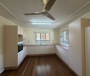SPACIOUS, VERSATILE & FULL OF POTENTIAL � COMFORTABLE KEPNOCK LIVING - Photo 5