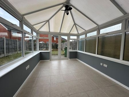 2 bedroom semi-detached house to rent - Photo 4