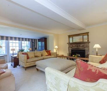 Burford - Photo 4