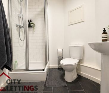 2 Bedroom Apartment - Photo 2