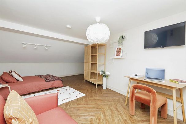 Studio to rent - Photo 1