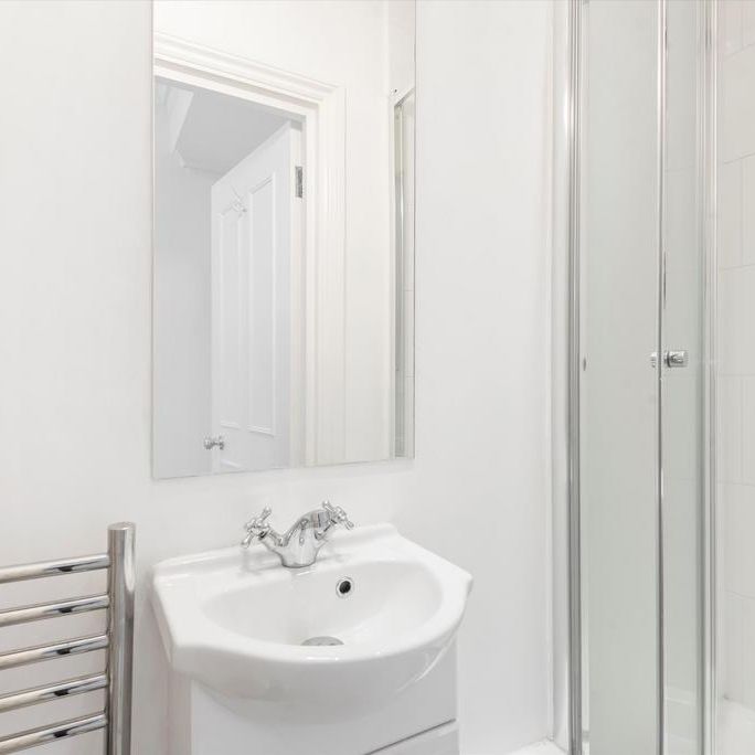 4 bedroom terraced house to rent - Photo 1