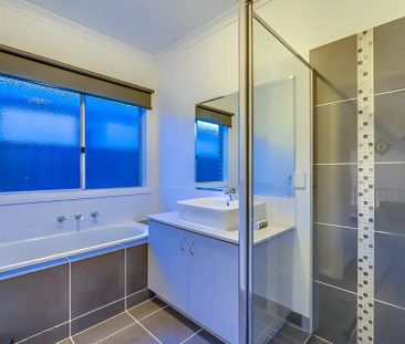 “This family-friendly 3 Bedroom home is surrounded by parks, walkin... - Photo 1