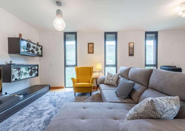 2 Bedroom Apartment with a view, Alto de Algés, Oeiras