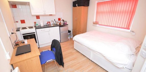 Studio to rent - Photo 2
