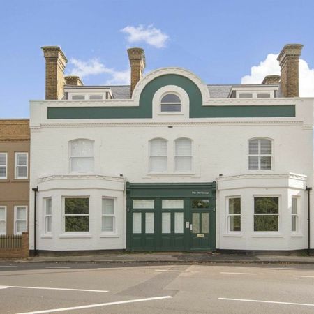 Staines Road East, TW16, London - Photo 3