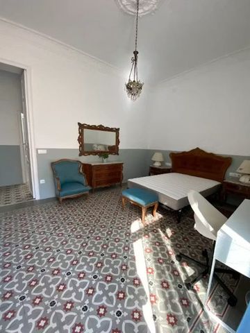 Carrer de lAlmodí, Valencia, Valencian Community 46003 - Photo 4