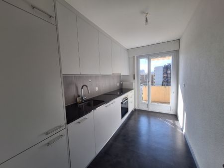 SION-CENTRE / APPARTEMENT RENOVE DE 2.5PCES - Foto 2
