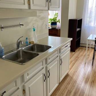 downtown Edmonton furnished apartment for rent - Photo 2