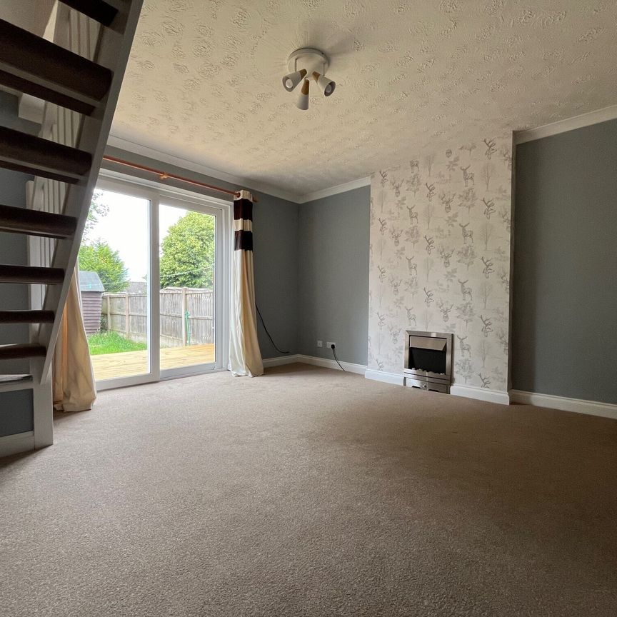 Marlborough Way, Uttoxeter - Photo 1