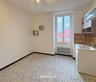 Location Appartement 2 pièces 31m² CHATEAURENARD 13160 - Photo 1