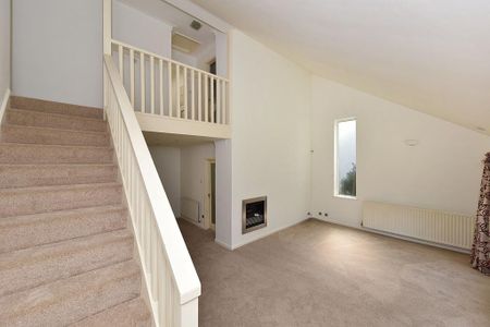 4 bedroom detached house to rent - Photo 3