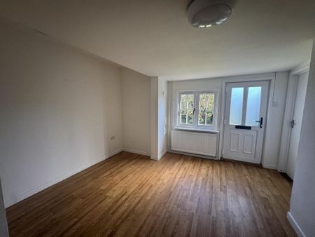 4 bedroom detached house to rent - Photo 4