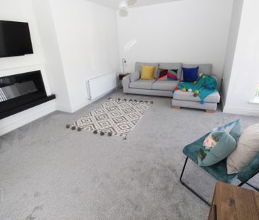 35 Millmount Village Gardens, Dundonald, Belfast, BT16 1BH - Photo 1