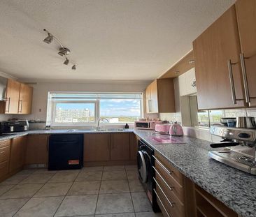 1 bedroom in a flat share to rent - Photo 3