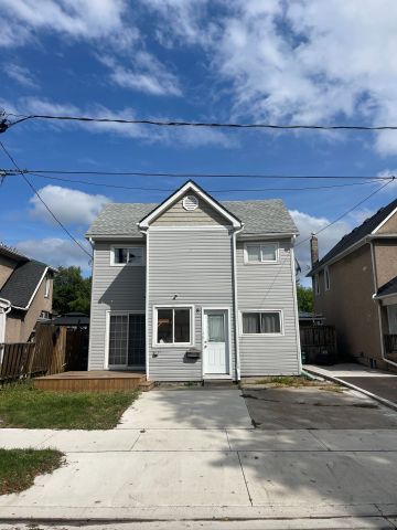 For Lease - 8 GARNER Avenue, Welland, Ontario - Photo 2