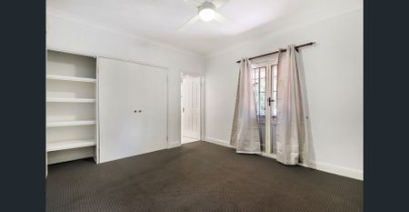 QUAINT & TRANQUIL - Photo 3