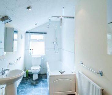 2 bedroom terraced house to rent - Photo 5