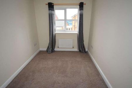 St James Gardens, Barrow-in-furness, Cumbria, LA14 - Photo 3