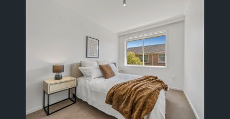 spacious & superbly located - Photo 5