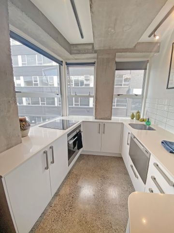 Trendy Studio Apartment - Photo 4