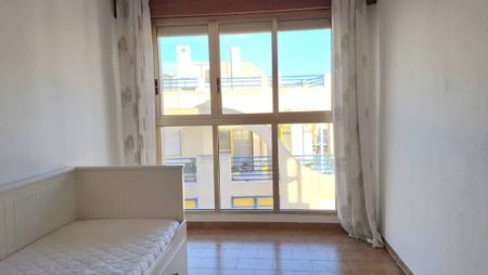3-Bedroom sea view apartment for long-term rental at Torrevieja center - Photo 5